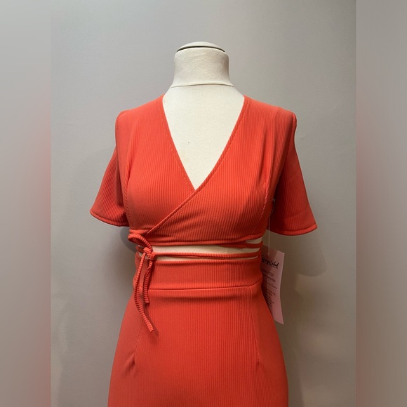 TIFFANYSLABEL ORANGE TIE UP TOP AND SKIRT SET W/ SIDE SLIT ON RIGHT SIDE - Picture 3 of 8